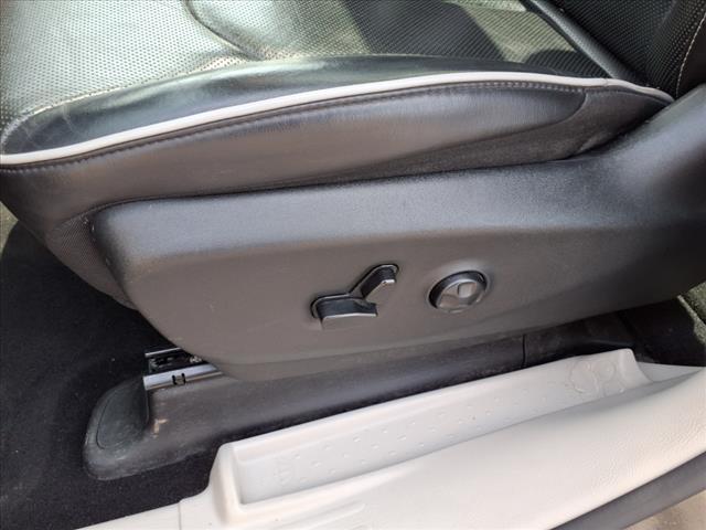 used 2023 Chrysler Pacifica car, priced at $27,881