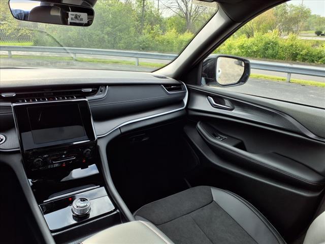 new 2025 Jeep Grand Cherokee car, priced at $43,002