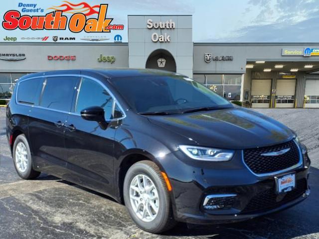 new 2026 Chrysler Pacifica car, priced at $40,014