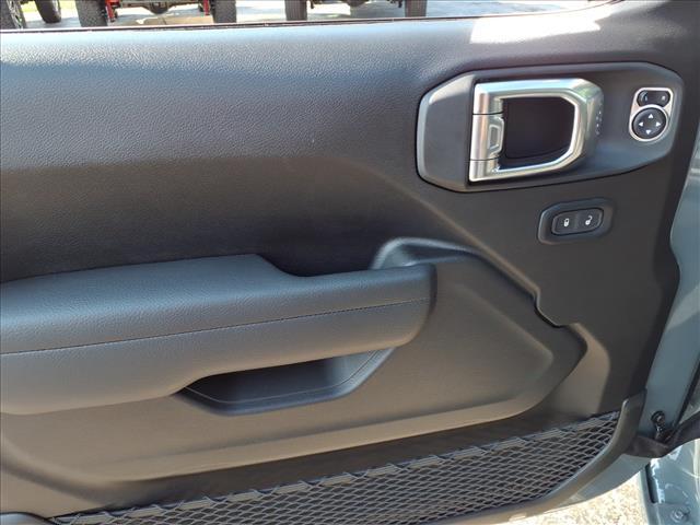 new 2025 Jeep Gladiator car, priced at $51,995
