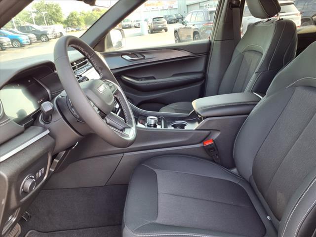 new 2025 Jeep Grand Cherokee car, priced at $33,842