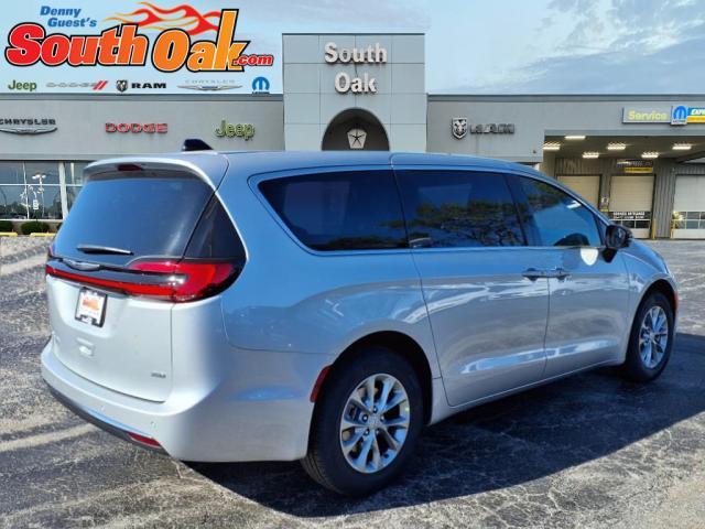 new 2026 Chrysler Pacifica car, priced at $44,649