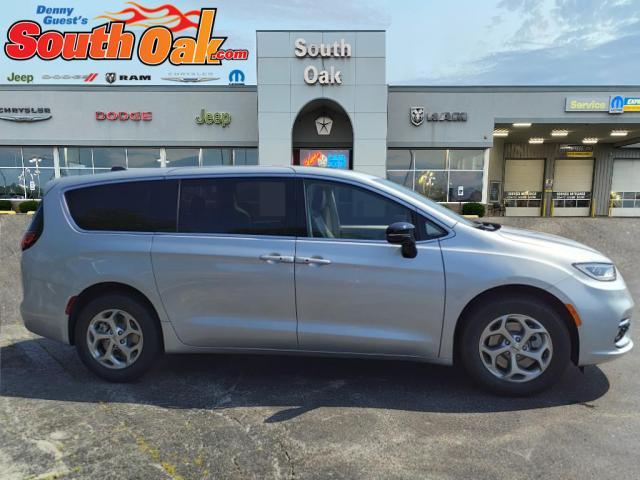 new 2024 Chrysler Pacifica car, priced at $44,701