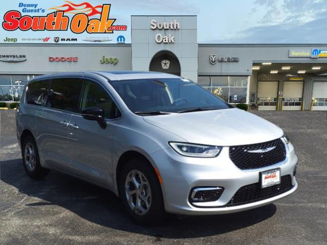 new 2024 Chrysler Pacifica car, priced at $44,701