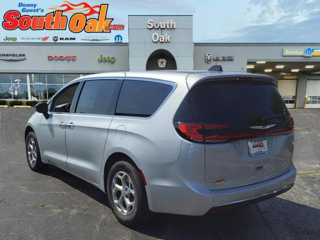 new 2024 Chrysler Pacifica car, priced at $44,701