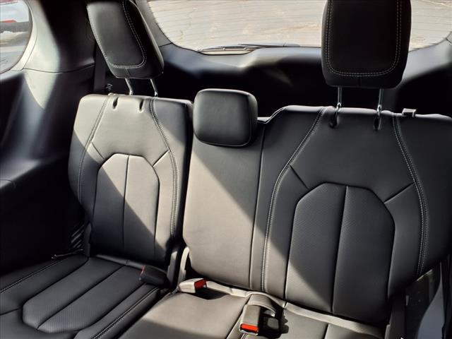 new 2025 Chrysler Pacifica car, priced at $37,334