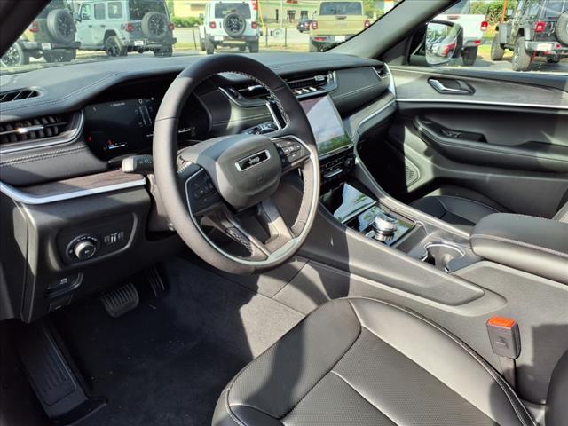 new 2025 Jeep Grand Cherokee car, priced at $50,094