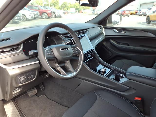 new 2025 Jeep Grand Cherokee car, priced at $33,234