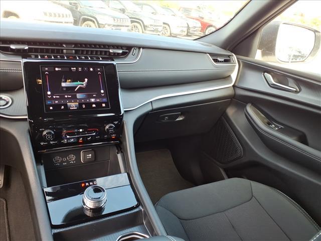 new 2025 Jeep Grand Cherokee car, priced at $33,234