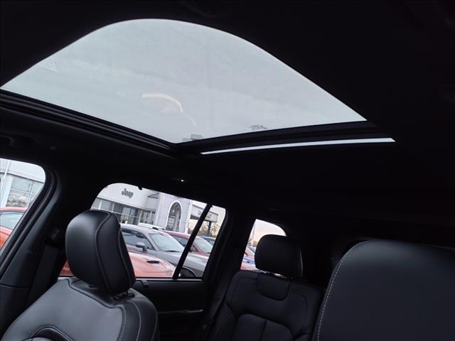 new 2025 Jeep Grand Cherokee car, priced at $50,004