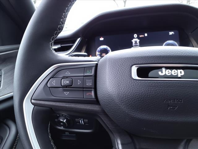 new 2025 Jeep Grand Cherokee car, priced at $50,004