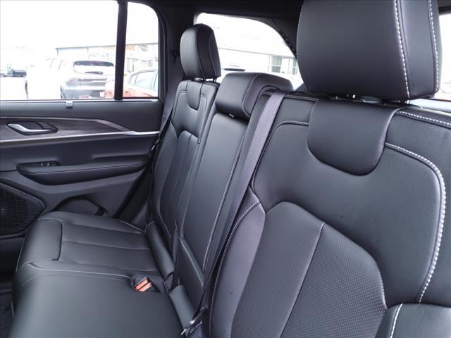 new 2025 Jeep Grand Cherokee car, priced at $50,004