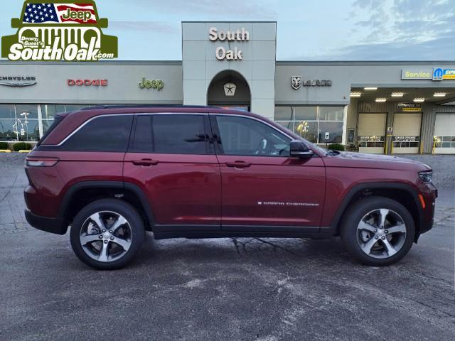 new 2025 Jeep Grand Cherokee car, priced at $50,004