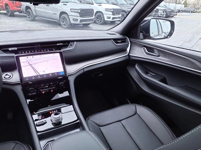 new 2025 Jeep Grand Cherokee car, priced at $50,004