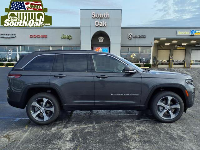 new 2025 Jeep Grand Cherokee car, priced at $50,004