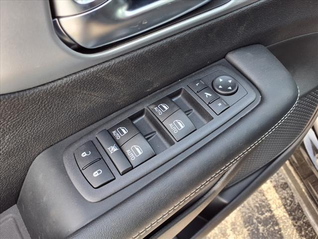 new 2025 Chrysler Pacifica Hybrid car, priced at $45,060