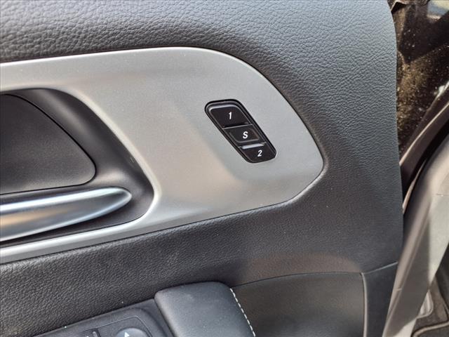 new 2025 Chrysler Pacifica Hybrid car, priced at $45,060