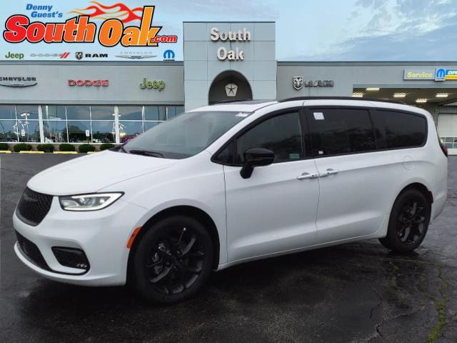 new 2024 Chrysler Pacifica car, priced at $46,507