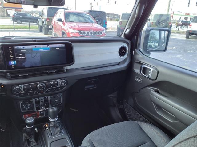 new 2025 Jeep Wrangler car, priced at $46,385