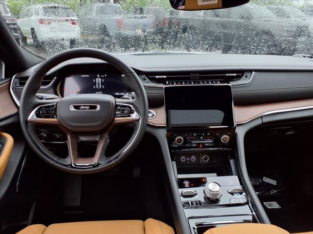 new 2025 Jeep Grand Cherokee car, priced at $54,370