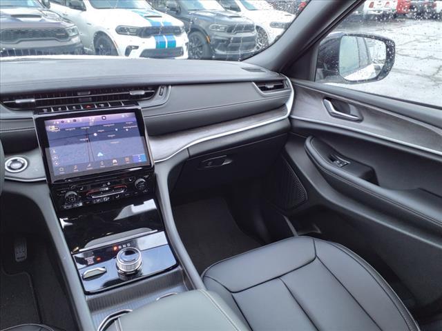 new 2025 Jeep Grand Cherokee car, priced at $46,746