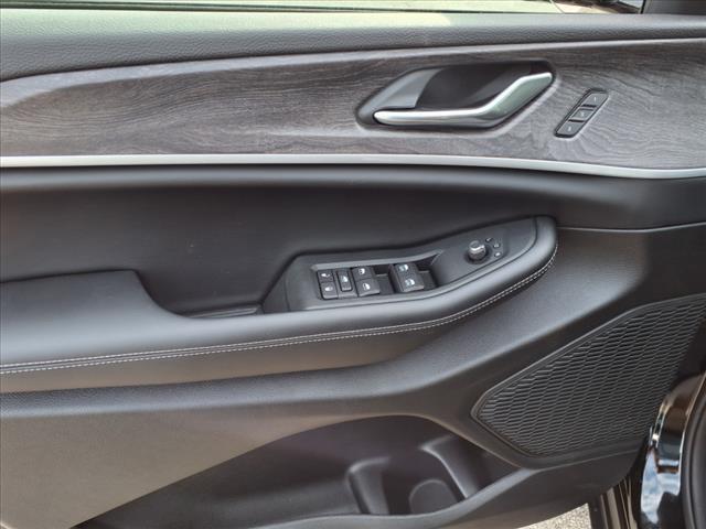 new 2025 Jeep Grand Cherokee car, priced at $45,009