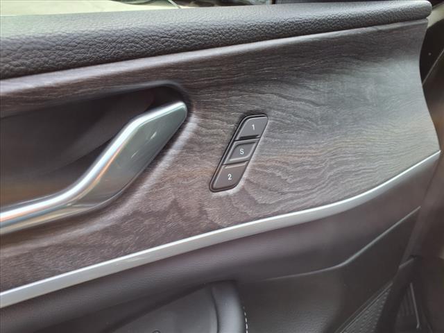 new 2025 Jeep Grand Cherokee car, priced at $45,009