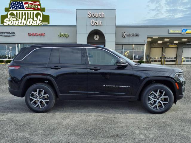 new 2025 Jeep Grand Cherokee car, priced at $45,009
