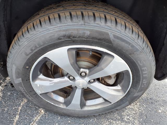 used 2019 Jeep Cherokee car, priced at $18,381