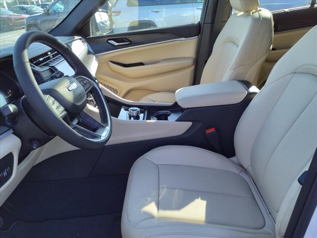 new 2025 Jeep Grand Cherokee car, priced at $49,469