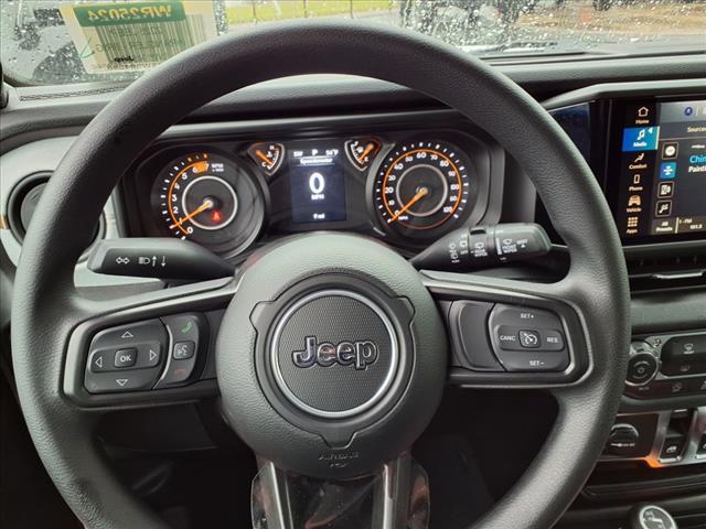 new 2025 Jeep Wrangler car, priced at $33,278