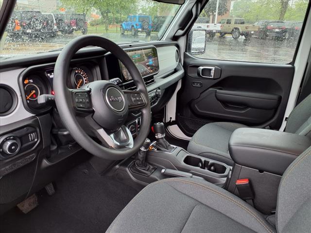 new 2025 Jeep Wrangler car, priced at $33,278