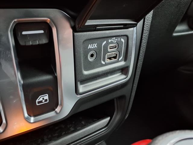 new 2025 Jeep Wrangler car, priced at $33,278