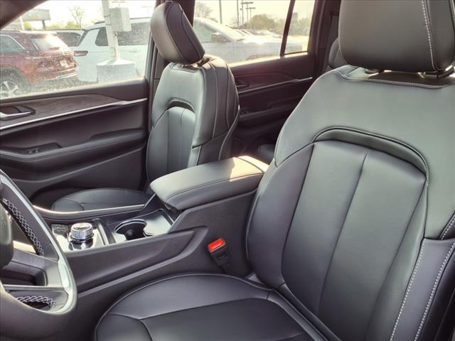 new 2025 Jeep Grand Cherokee car, priced at $48,357