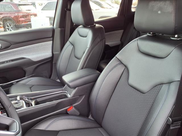 new 2025 Jeep Compass car, priced at $25,300