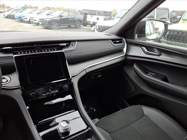 new 2025 Jeep Grand Cherokee L car, priced at $42,313