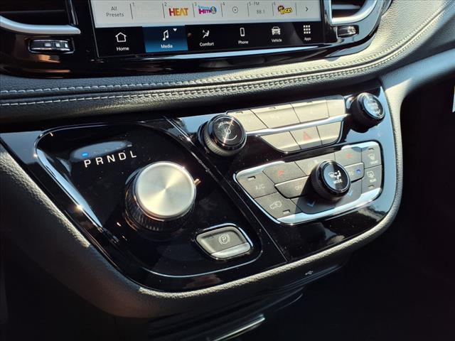 new 2025 Chrysler Pacifica car, priced at $39,850