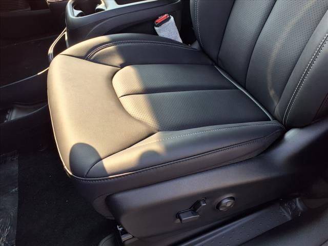 new 2025 Chrysler Pacifica car, priced at $39,850