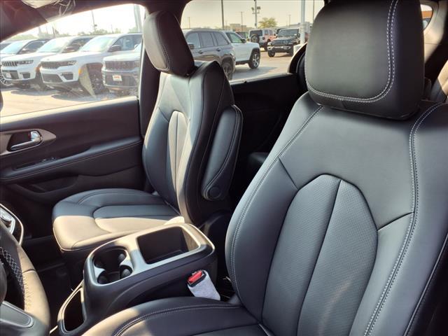 new 2025 Chrysler Pacifica car, priced at $39,850
