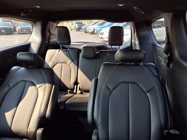 new 2025 Chrysler Pacifica car, priced at $39,850