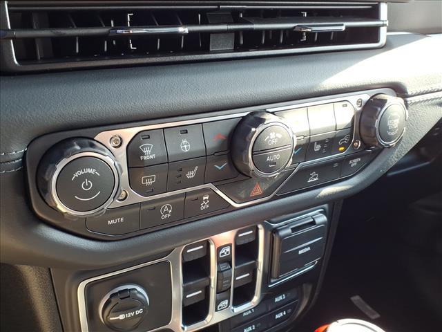 new 2025 Jeep Gladiator car, priced at $50,150