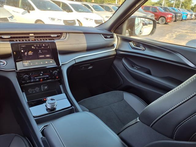 new 2025 Jeep Grand Cherokee car, priced at $42,057