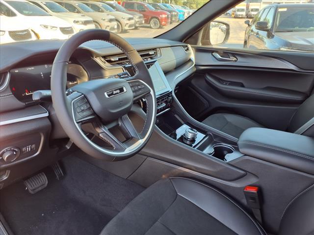 new 2025 Jeep Grand Cherokee car, priced at $42,057