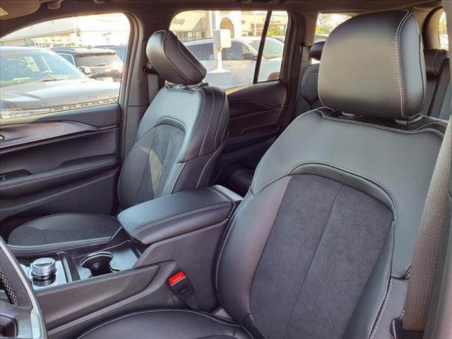 new 2025 Jeep Grand Cherokee car, priced at $42,057
