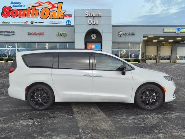 new 2024 Chrysler Pacifica car, priced at $45,500