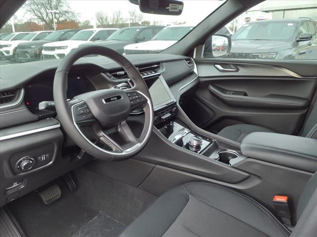 new 2025 Jeep Grand Cherokee car, priced at $41,059