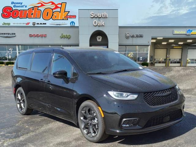 new 2024 Chrysler Pacifica car, priced at $51,820