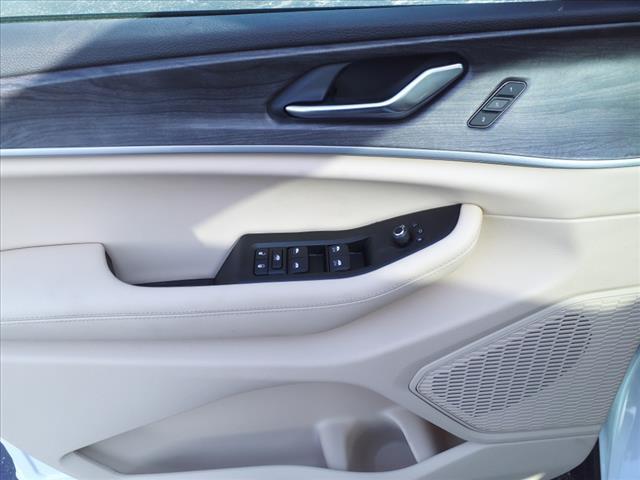 new 2025 Jeep Grand Cherokee car, priced at $44,294