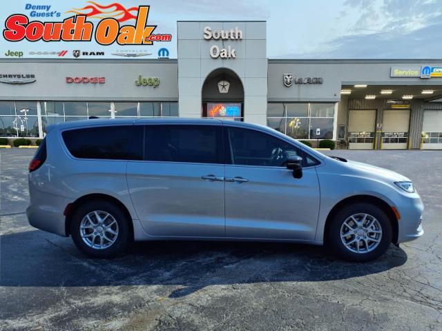 new 2026 Chrysler Pacifica car, priced at $43,655