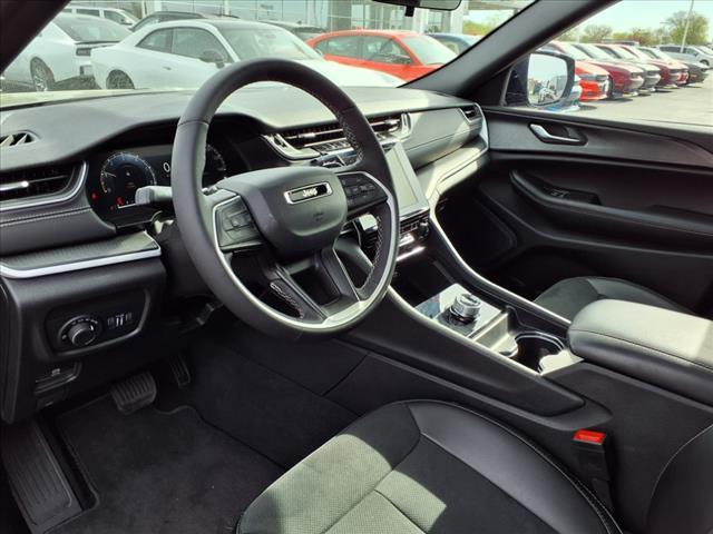 new 2025 Jeep Grand Cherokee car, priced at $41,877